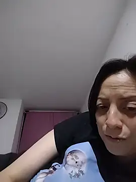 Snapshot of catalinamommyx chatting on 07-09-26, 12:11 catalinamommyx online show from 07-09-26, 12:11
