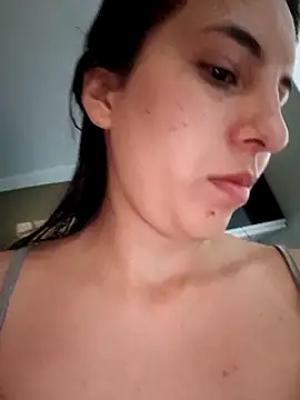 Bonny Klote online show from 10-24-25, 03:11