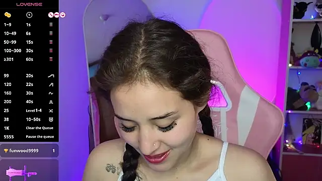 Snapshot of redbarbiedollx chatting on 09-26-25, 08:27 redbarbiedollx online show from 09-26-25, 08:27