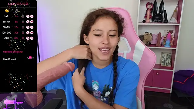 Snapshot of redbarbiedollx chatting on 02-13-25, 02:31 redbarbiedollx online show from 02-13-25, 02:31