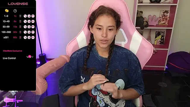 Snapshot of redbarbiedollx chatting on 03-13-25, 01:40 redbarbiedollx online show from 03-13-25, 01:40