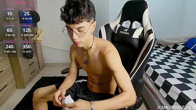 Angelligth online show from 03-29-26, 03:41