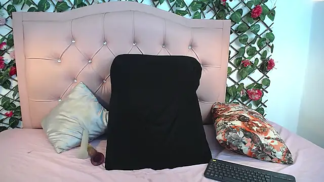 LucyCute 1 online show from 06-03-26, 02:29
