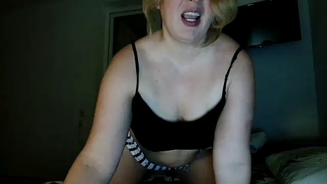 Snapshot of _CattrinaVegas_ chatting on 12-26-24, 07:05  CattrinaVegas  online show from 12-26-24, 07:05