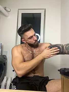 Snapshot of LoveIsBlind_ chatting on 12-26-24, 09:37 LoveIsBlind  online show from 12-26-24, 09:37