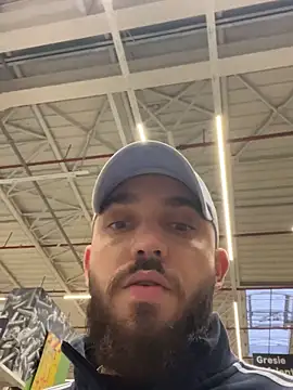 Snapshot of LoveIsBlind_ chatting on 12-05-24, 08:05 LoveIsBlind  online show from 12-05-24, 08:05