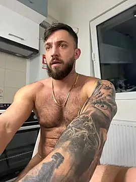 Snapshot of LoveIsBlind_ chatting on 12-21-24, 12:09 LoveIsBlind  online show from 12-21-24, 12:09