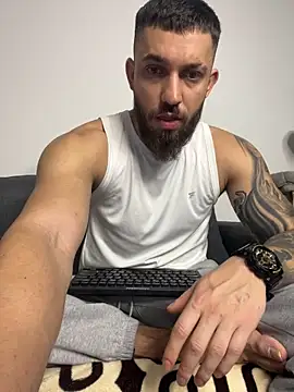 Snapshot of LoveIsBlind_ chatting on 11-07-25, 08:52 LoveIsBlind online show from 11-07-25, 08:52