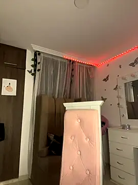 lina pink online show from 09-24-25, 02:40