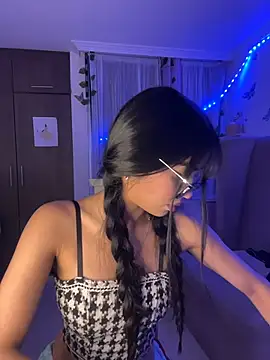 lina pink online show from 10-09-25, 03:18