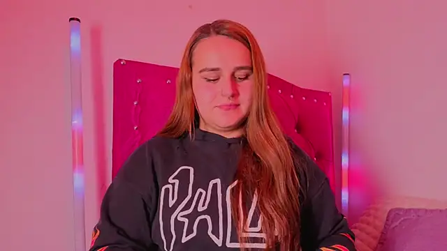 evy orange1 online show from 11-17-25, 04:05