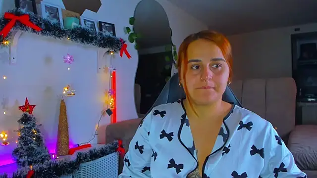 evy orange1 online show from 12-14-25, 04:18