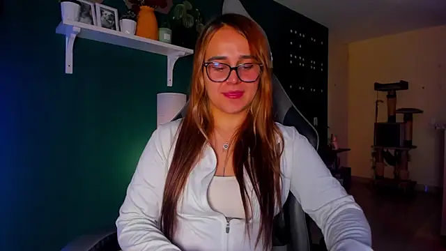 Snapshot of evy_orange1 chatting on 07-02-26, 03:07 evy orange1 online show from 07-02-26, 03:07