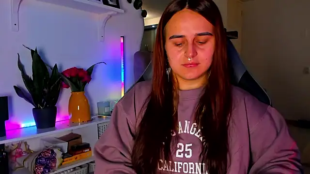 evy orange1 online show from 03-31-26, 12:12