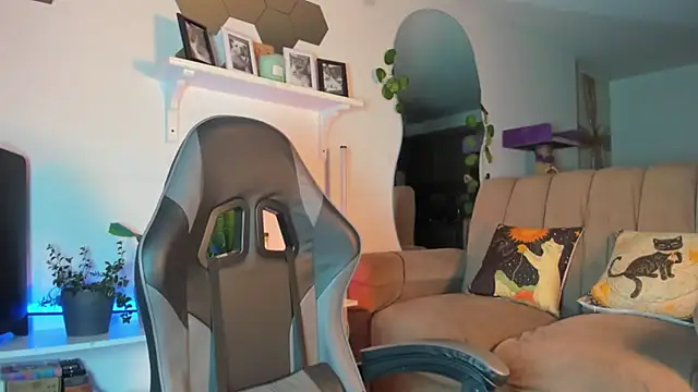 evy orange1 online show from 01-17-26, 03:54