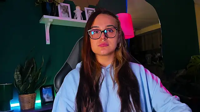 evy orange1 online show from 04-16-26, 01:06