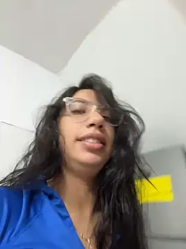 Snapshot of Heratemporal chatting on 06-16-26, 01:33 Heratemporal online show from 06-16-26, 01:33