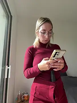 Snapshot of Giuliana_baby chatting on 04-16-26, 03:46 Giuliana baby online show from 04-16-26, 03:46