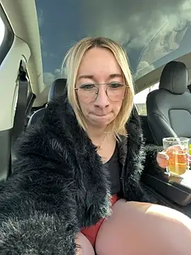 Snapshot of Giuliana_baby chatting on 03-28-26, 08:59 Giuliana baby online show from 03-28-26, 08:59