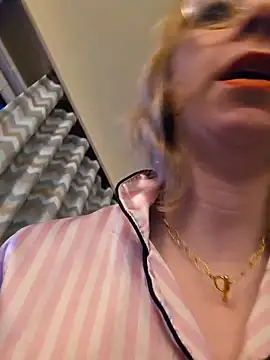 Giuliana baby online show from 12-23-25, 07:51