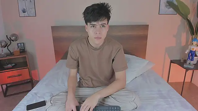 Snapshot of justinbiler chatting on 09-13-25, 12:27 justinbiler online show from 09-13-25, 12:27