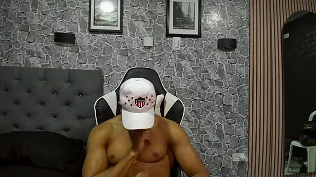 Snapshot of chriss_jones1 chatting on 09-11-25, 03:39 chriss jones1 online show from 09-11-25, 03:39