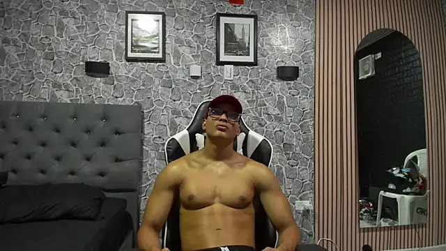 Snapshot of chriss_jones1 chatting on 09-21-25, 10:15 chriss jones1 online show from 09-21-25, 10:15