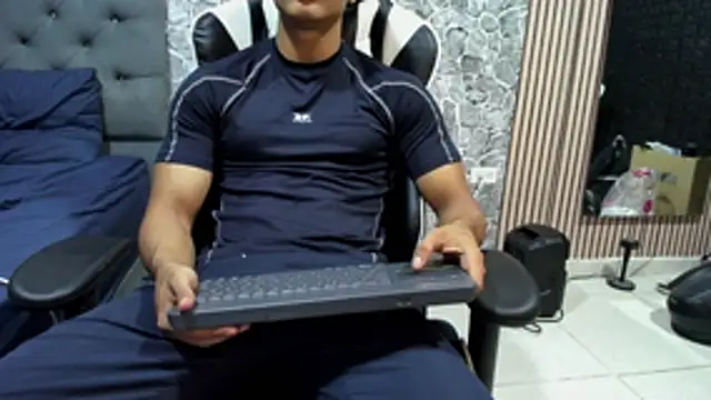 chriss jones1 online show from 05-15-26, 12:19