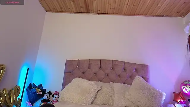 miaa saenz1 online show from 10-18-25, 03:52