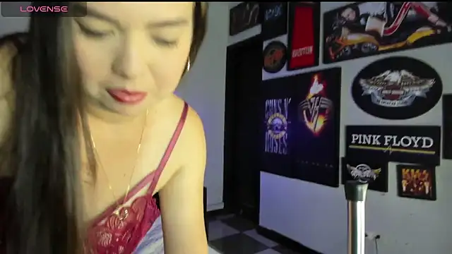 Snapshot of MADISSONLOVE_ chatting on 10-05-25, 03:41 MADISSONLOVE online show from 10-05-25, 03:41