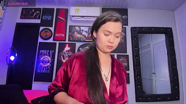 Snapshot of MADISSONLOVE_ chatting on 03-15-25, 12:13 MADISSONLOVE online show from 03-15-25, 12:13