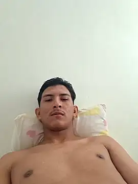 Snapshot of Guti_hazz chatting on 12-05-25, 12:04 Guti hazz online show from 12-05-25, 12:04