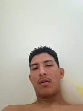 Snapshot of Guti_hazz chatting on 12-19-25, 11:23 Guti hazz online show from 12-19-25, 11:23