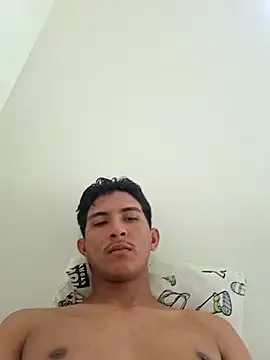 Snapshot of Guti_hazz chatting on 01-16-26, 12:31 Guti hazz online show from 01-16-26, 12:31