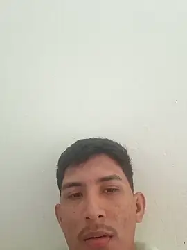 Snapshot of Guti_hazz chatting on 11-29-25, 12:49 Guti hazz online show from 11-29-25, 12:49