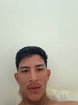 Snapshot of Guti_hazz chatting on 12-03-25, 01:43 Guti hazz online show from 12-03-25, 01:43