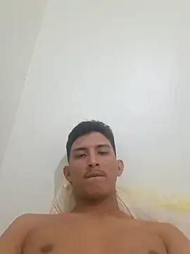 Snapshot of Guti_hazz chatting on 12-13-25, 11:55 Guti hazz online show from 12-13-25, 11:55