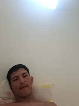 Snapshot of Guti_hazz chatting on 12-01-25, 11:33 Guti hazz online show from 12-01-25, 11:33