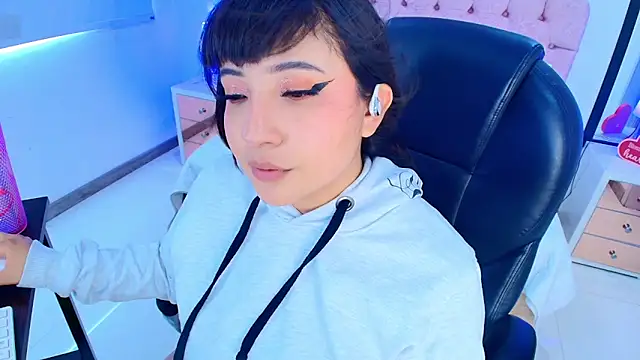 Emma monserrat online show from 03-20-26, 08:10