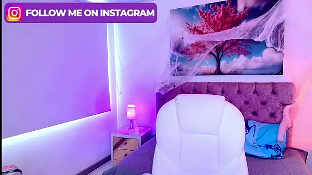 Emma monserrat online show from 10-10-25, 07:36