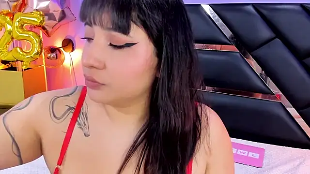 Snapshot of Emma_monserrat chatting on 06-27-26, 11:27 Emma monserrat online show from 06-27-26, 11:27