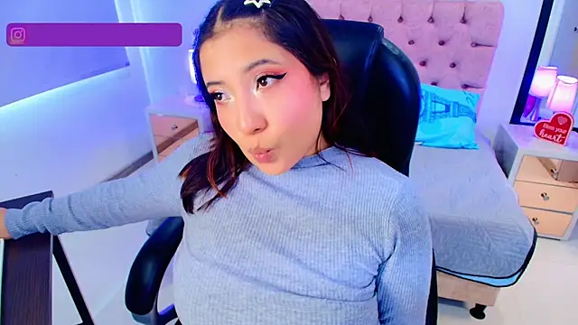 Emma monserrat online show from 01-07-26, 07:41