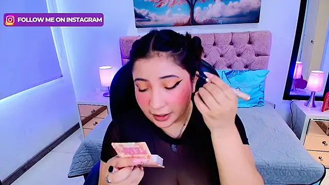 Emma monserrat online show from 11-17-25, 06:01