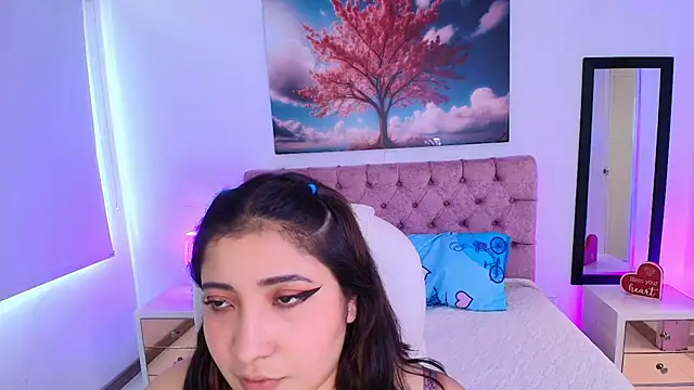 Emma monserrat online show from 11-04-25, 07:28