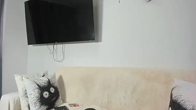 Emma Jnes online show from 02-25-25, 09:48