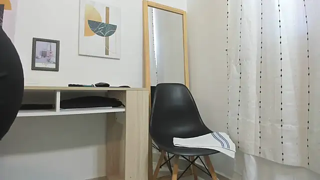 Emma Jnes online show from 02-11-26, 01:00