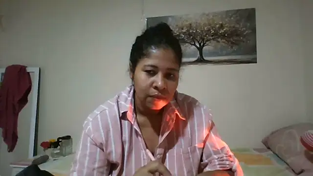 Snapshot of Ivon-09 chatting on 06-01-26, 12:38 Ivon-09 online show from 06-01-26, 12:38