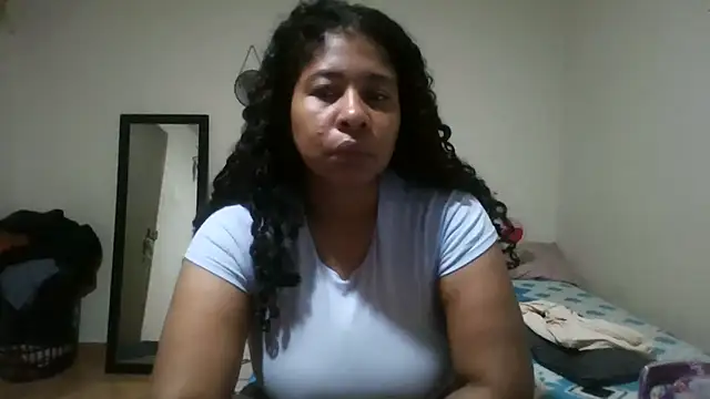 Snapshot of Ivon-09 chatting on 04-29-26, 01:04 Ivon-09 online show from 04-29-26, 01:04