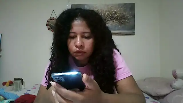 Snapshot of Ivon-09 chatting on 05-24-26, 12:27 Ivon-09 online show from 05-24-26, 12:27