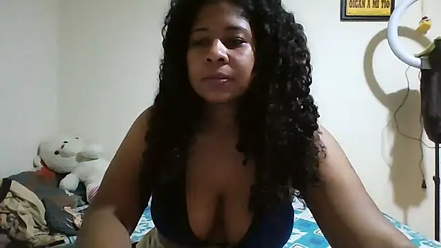 Snapshot of Ivon-09 chatting on 04-18-26, 01:13 Ivon-09 online show from 04-18-26, 01:13